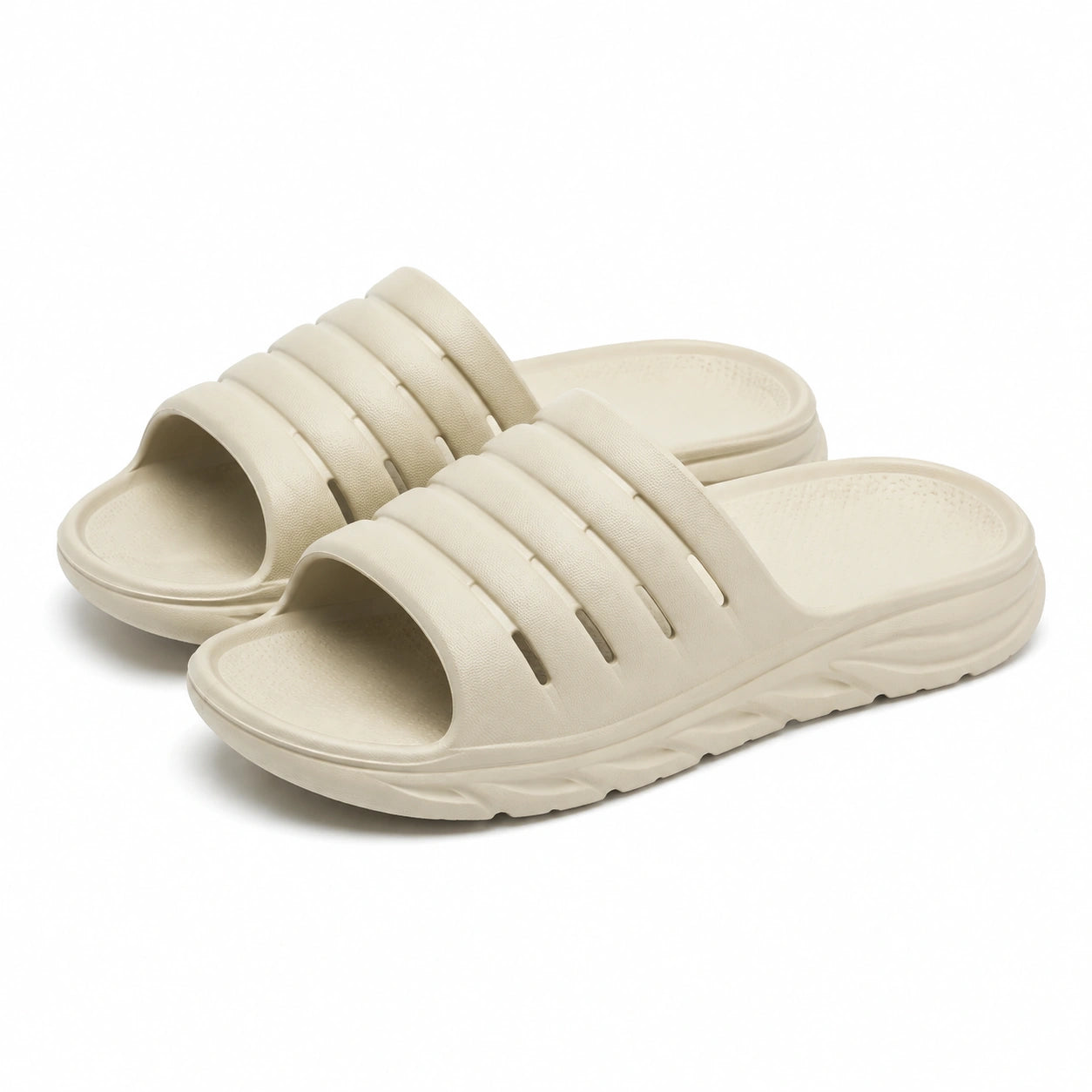 Badeschlappen Größe 38/39 aus Kunststoff in Cremeweiß - offene rutschhemmende Sommerschuhe